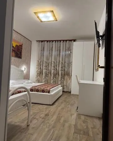 Ca Aisha Train Station Venice Guest house